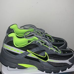 Nike Men’s sneakers BNWT Size 11